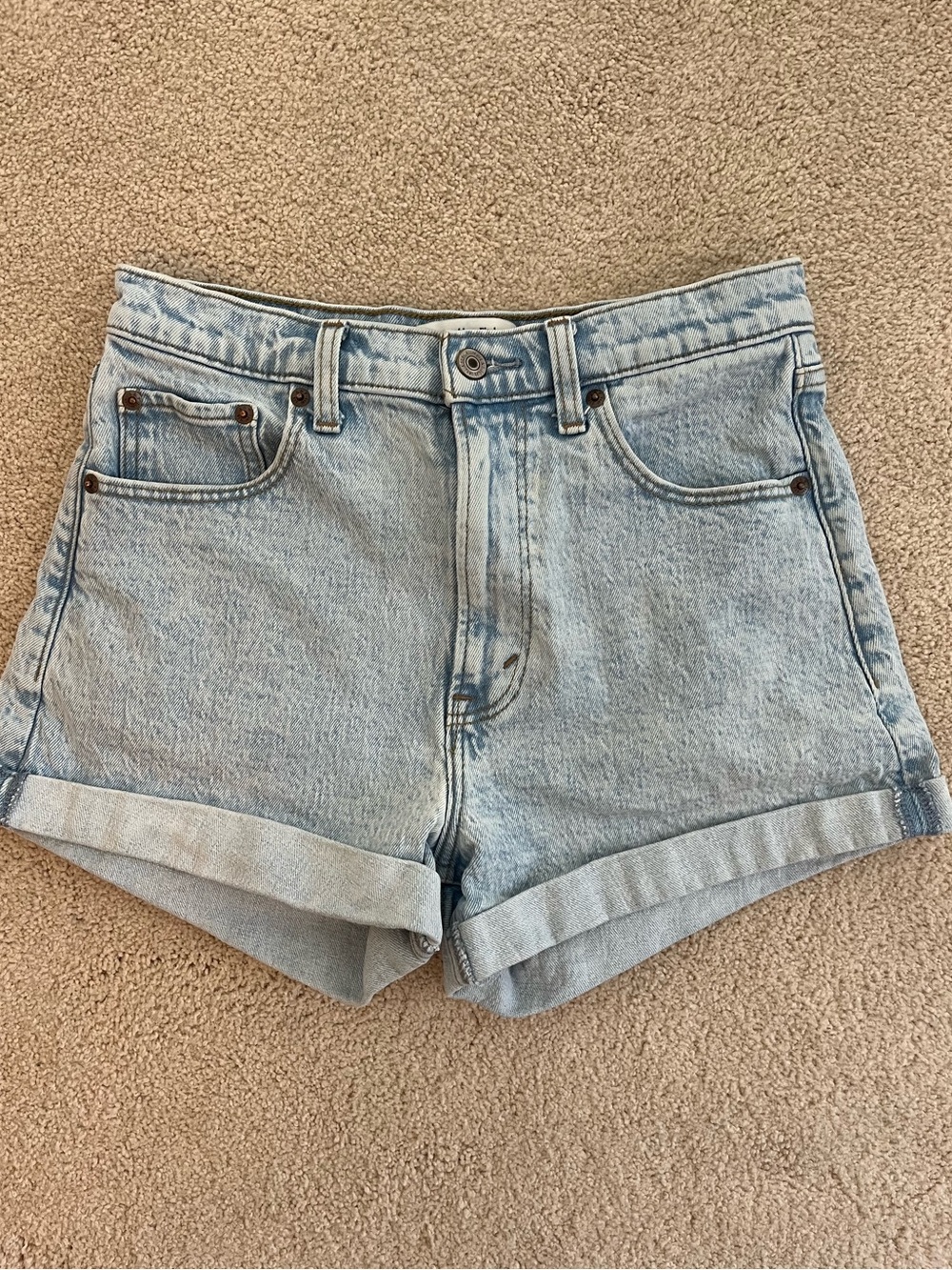 Abercrombie & Fitch The Mom Shorts High Rise Denim Jean Size 26/2